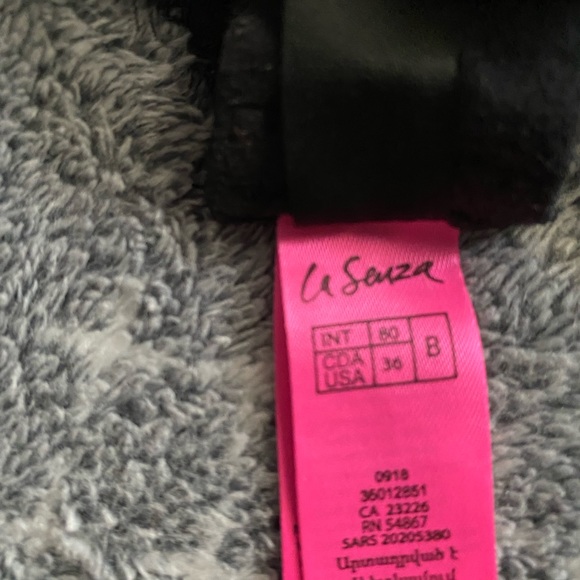 Two strapless bras - Picture 3 of 3